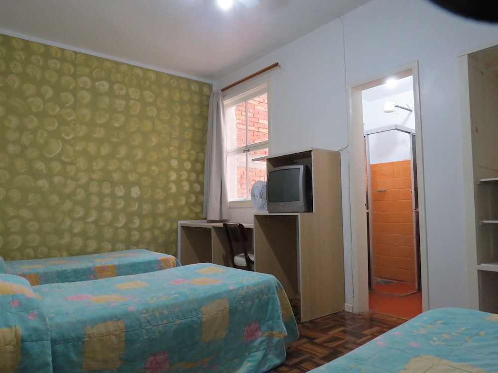 Economy Triple Room