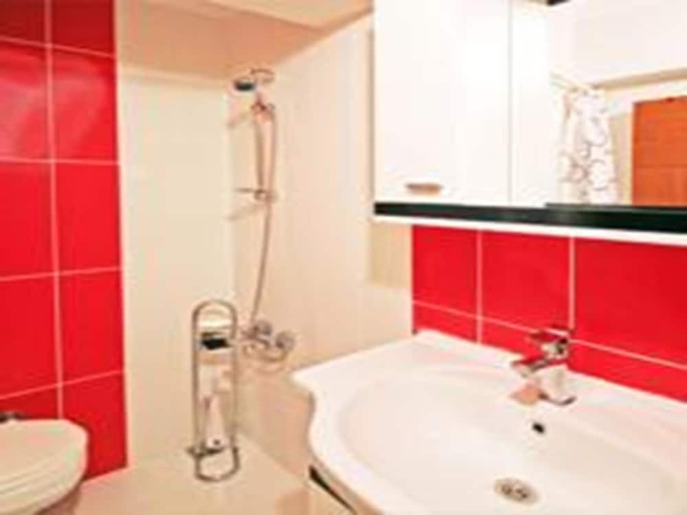 Standard Twin Room, Mountain View photo 3