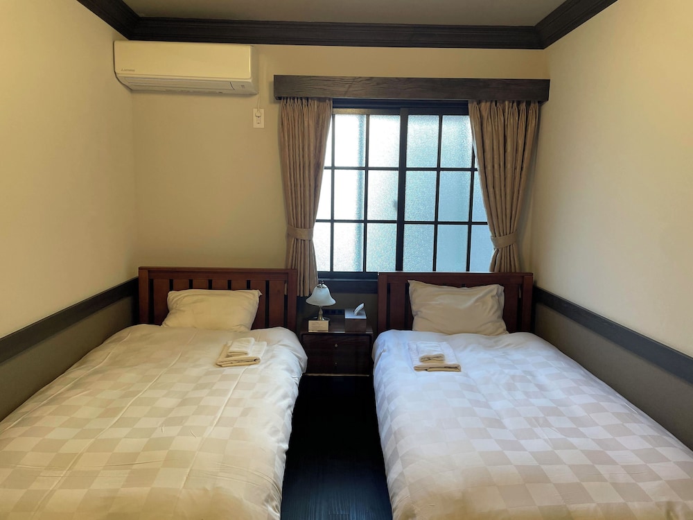 Western Style Twin Room, Non-Smoking photo 1