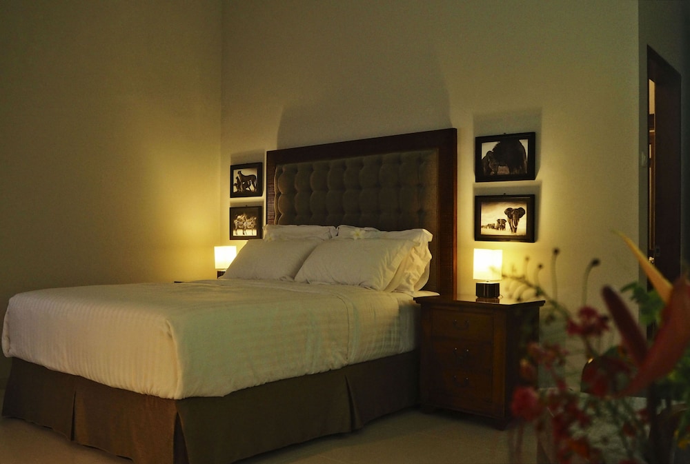 Superior Cottage, 1 King Bed photo 1