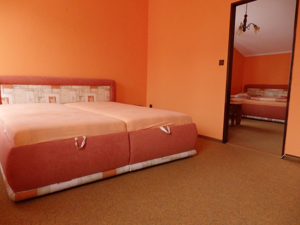 Deluxe Triple Room photo 1