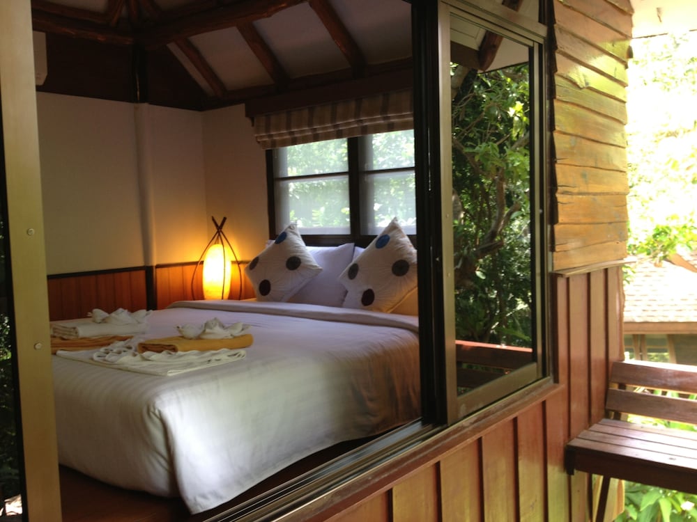 Jungle Hut (Deluxe Cottage-Private Bathroom) photo 2