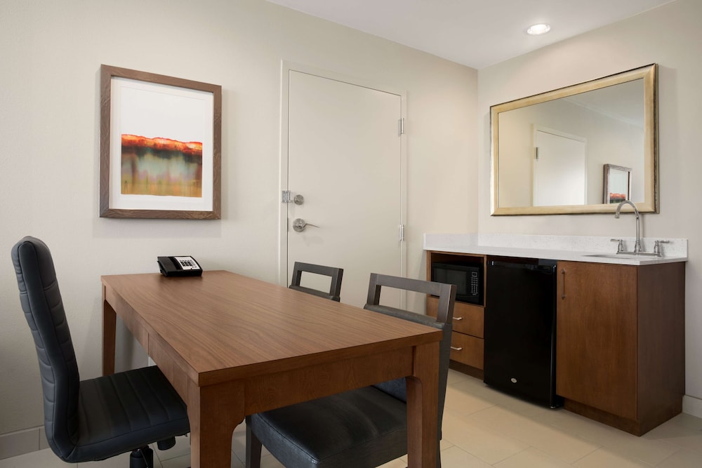 Premium Room, 2 Queen Beds, Accessible