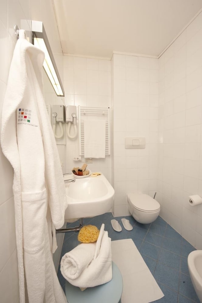 Executive Double Room - Photo 5