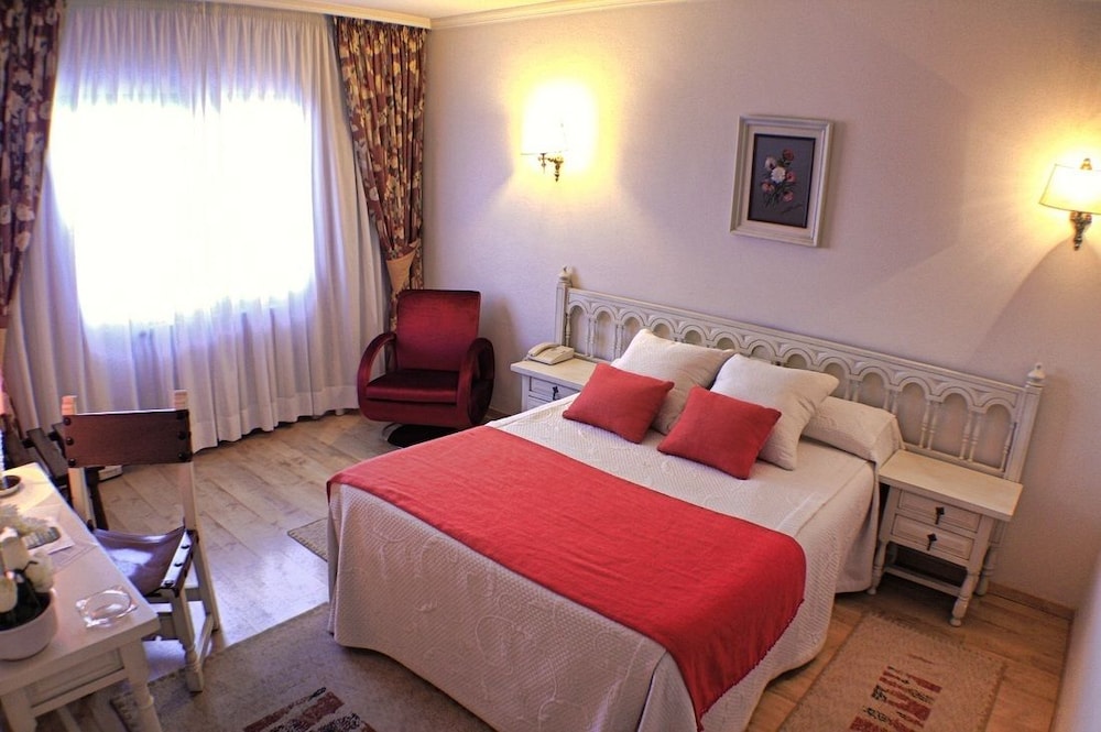 Double Or Twin Room, Mountain View photo 3