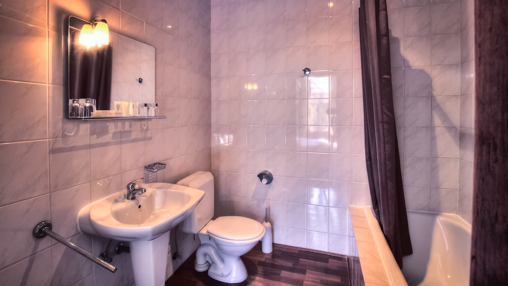 Standard Double Room - Photo 3