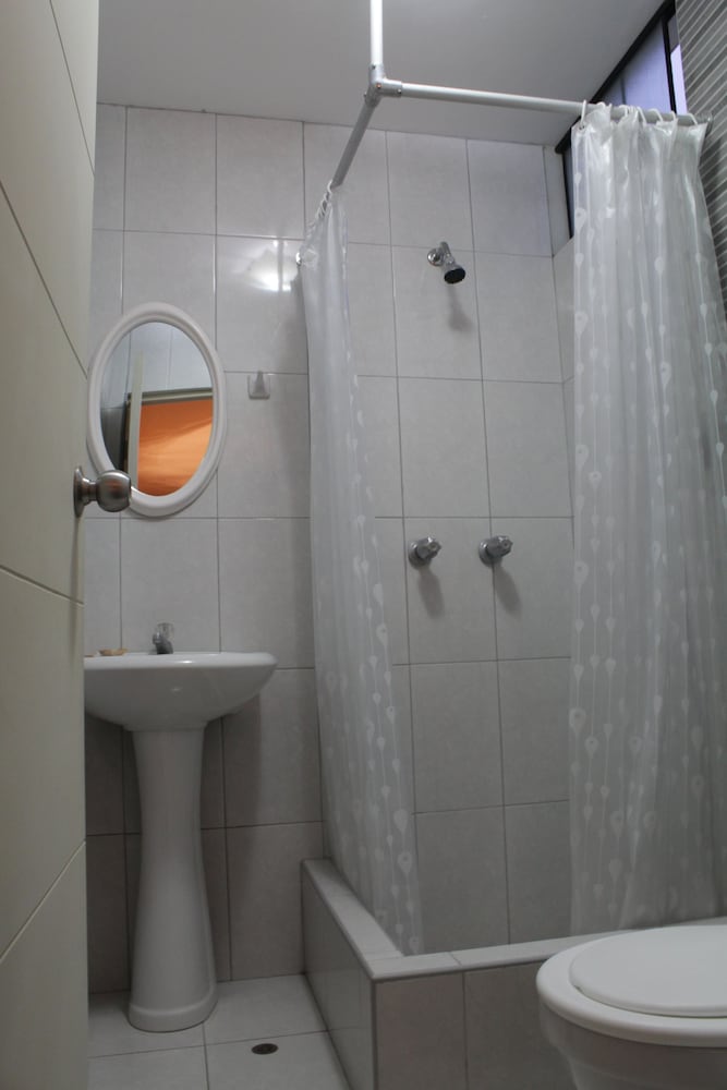 Basic Triple Room photo 3