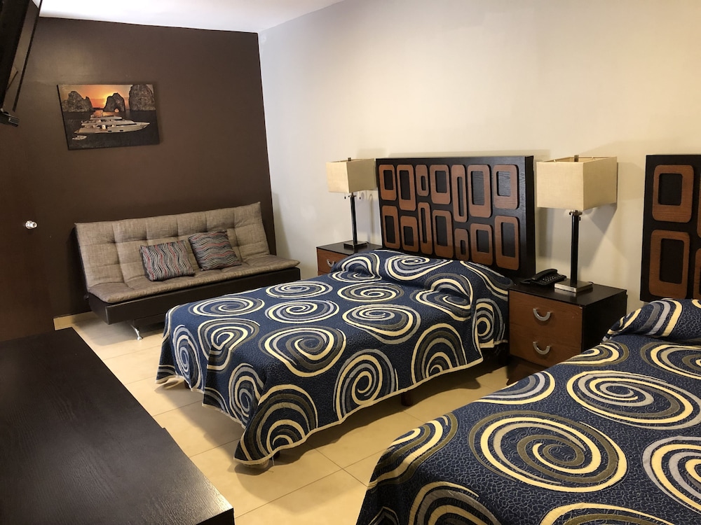 Basic Suite photo 1