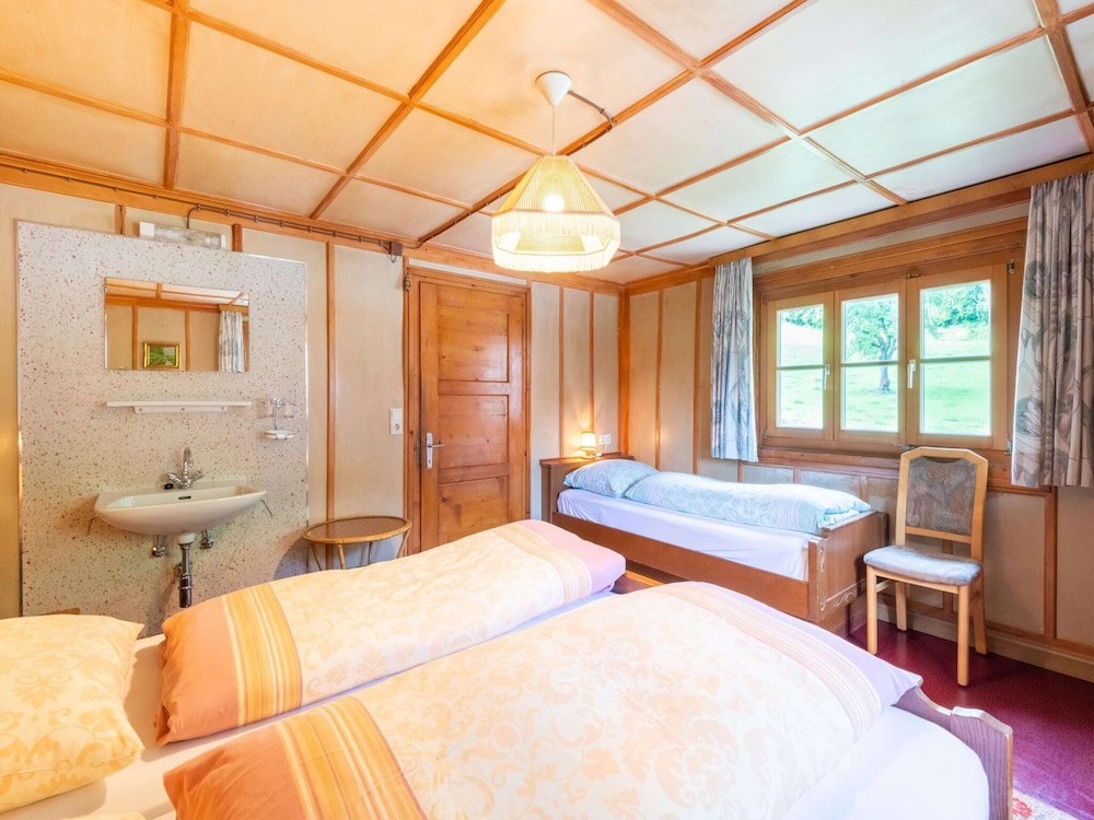 Classic House, Multiple Bedrooms photo 1