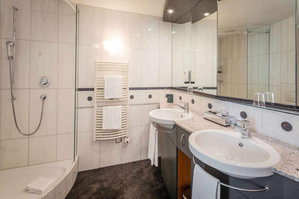 Superior Double or Twin Room, Balcony, Lake View - Photo 7