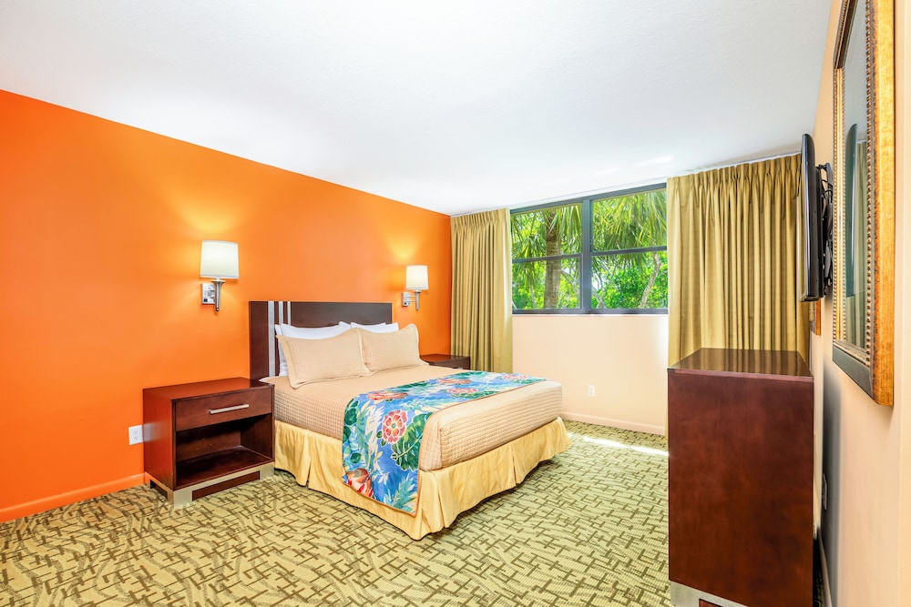 3 Bedroom Suite with Washer and Dryer - Photo 5