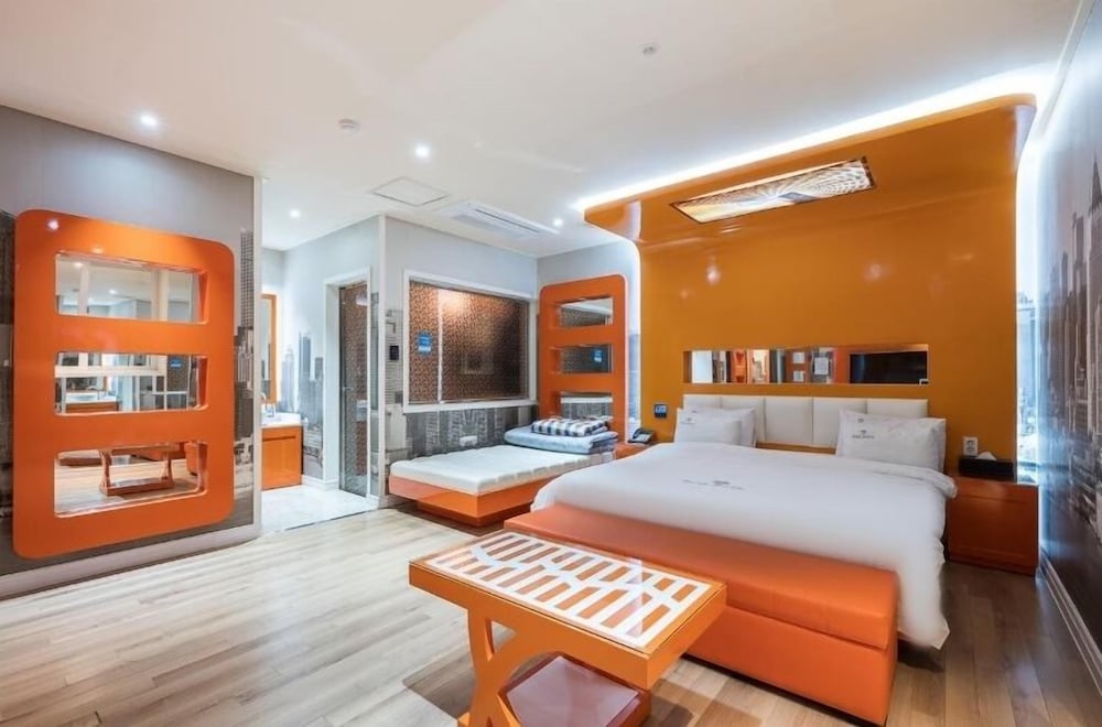 Luxury Room, Multiple Beds, Non Smoking, Jetted Tub - Photo 10