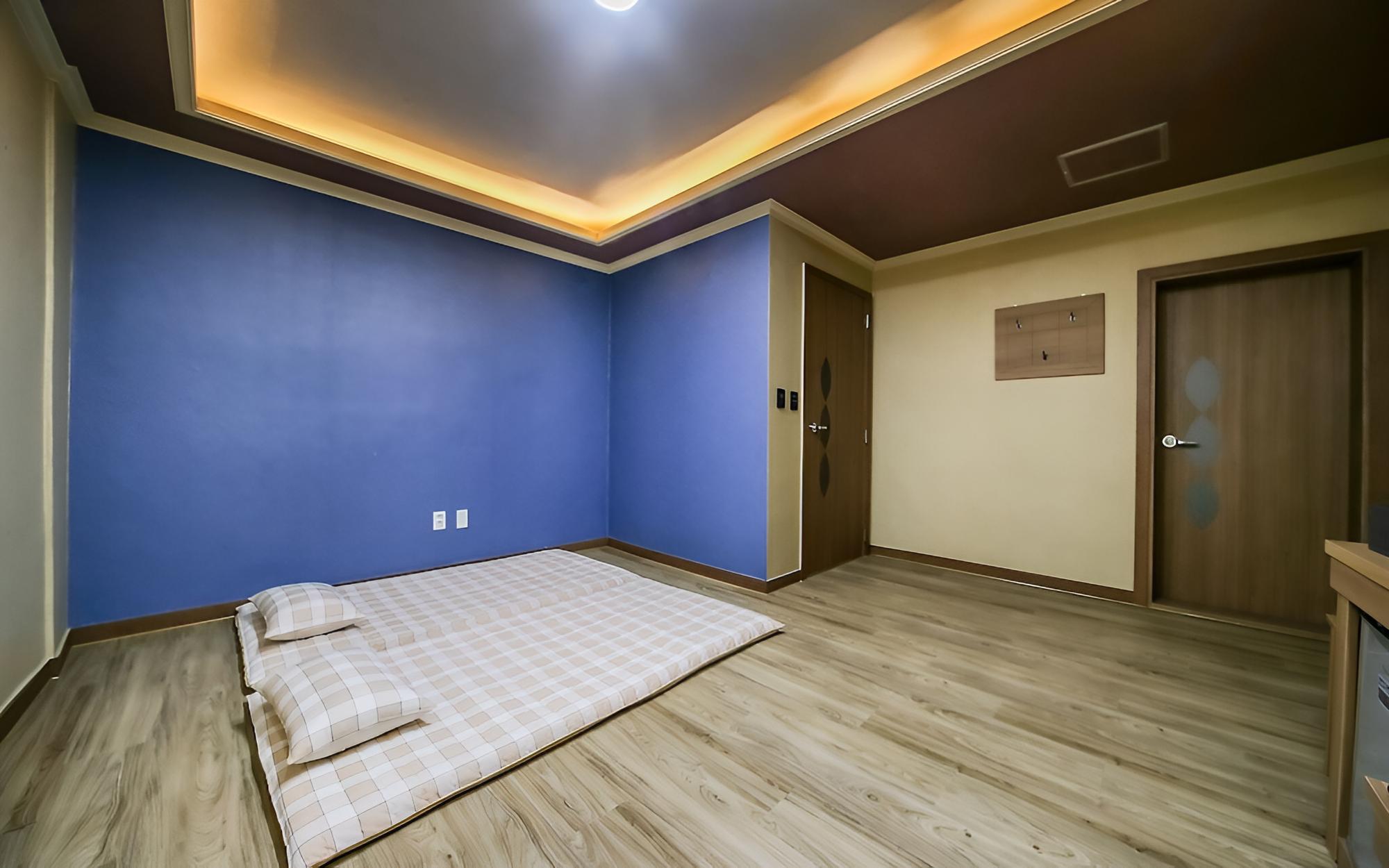 Room (On-dol) - Photo 10