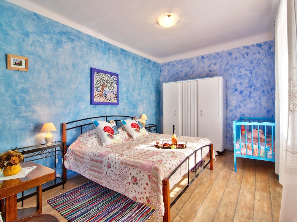 Villa, Multiple Beds