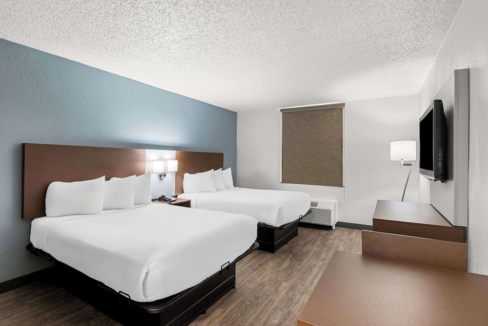 Room, 2 Double Beds, Non Smoking - Photo 3