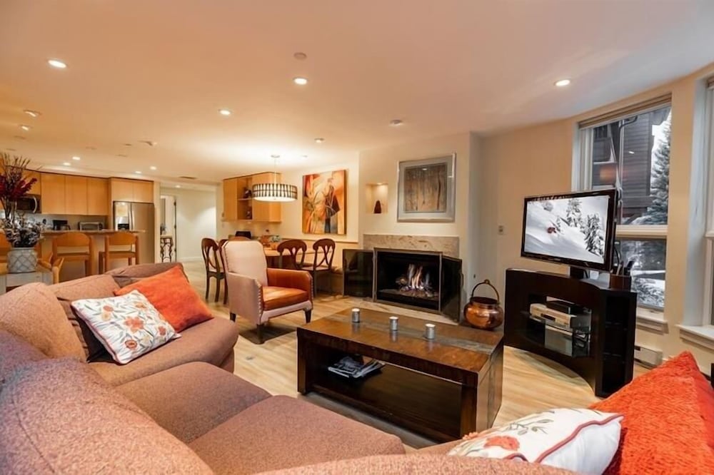 Condo, 3 Bedrooms