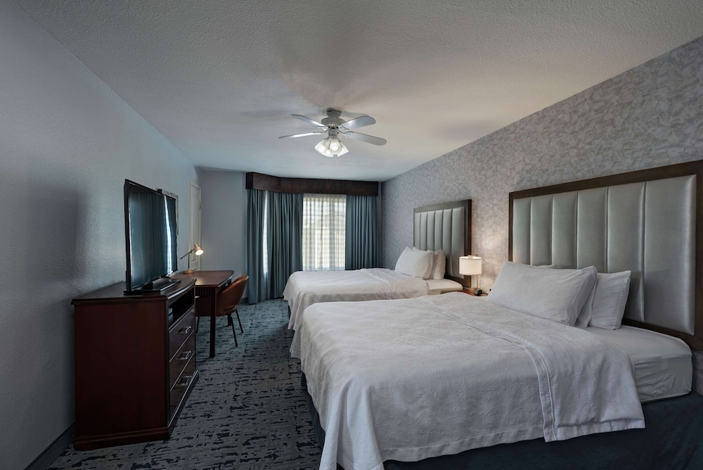 Suite, 2 Queen Beds, Accessible, Non Smoking (Mobility & Hearing, Roll-in Shower) - Photo 1