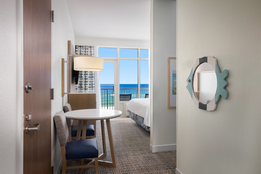 Suite, 1 King Bed (Private Balcony) photo 3