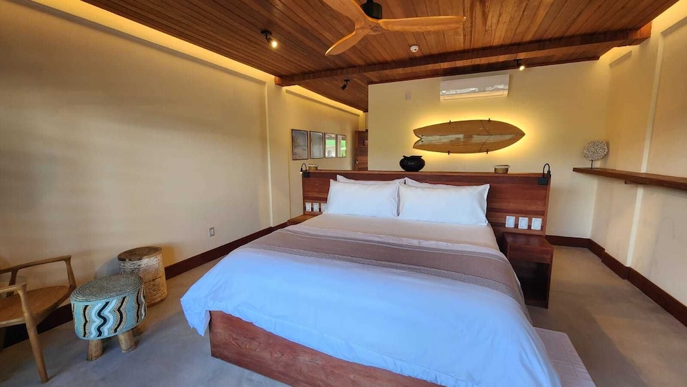 Standard Room, 1 King Bed photo 1