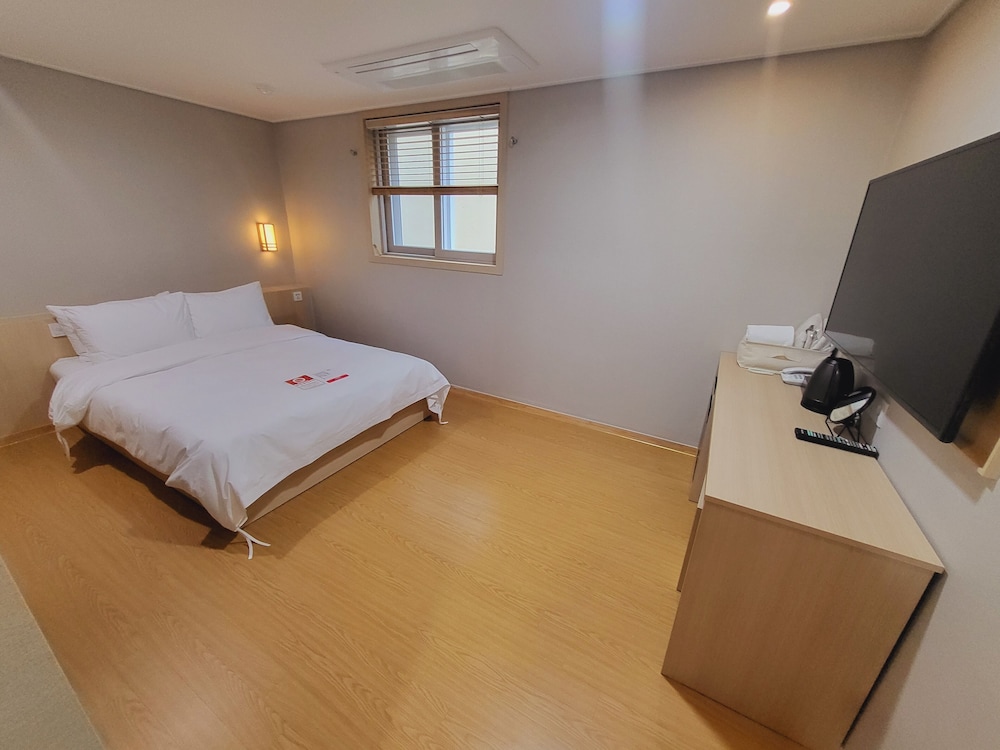 Deluxe Double Room - Photo 1