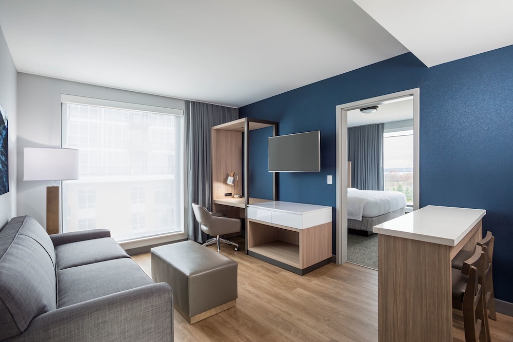 Suite, 1 Bedroom - Photo 2