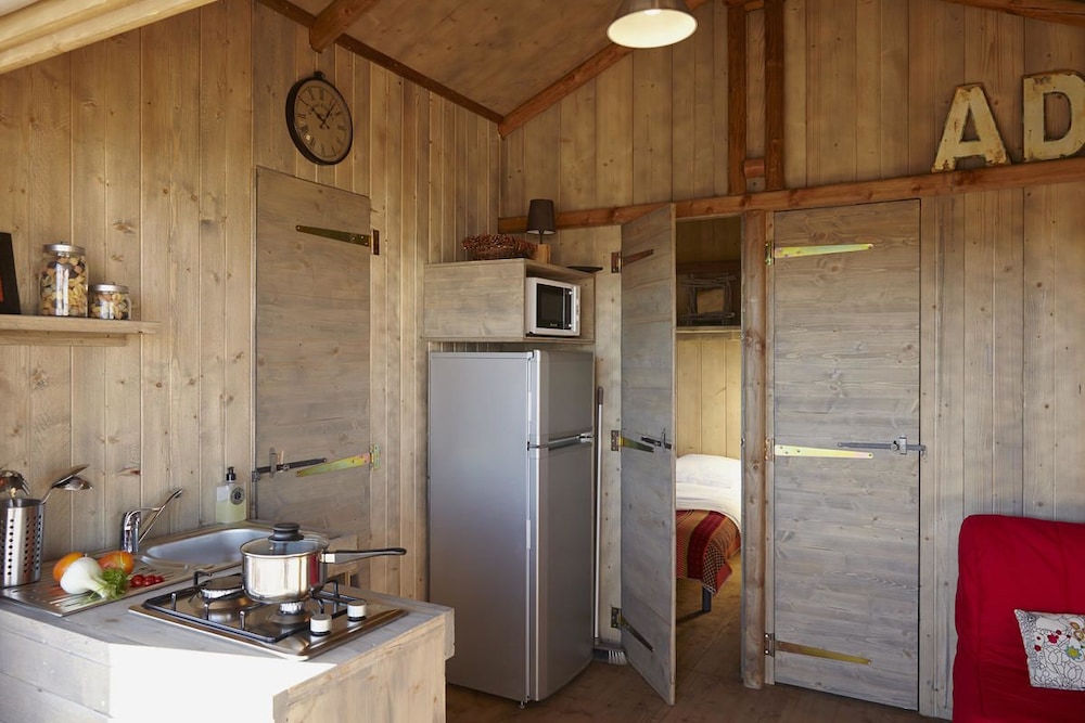 Superior Chalet, Non Smoking photo 3