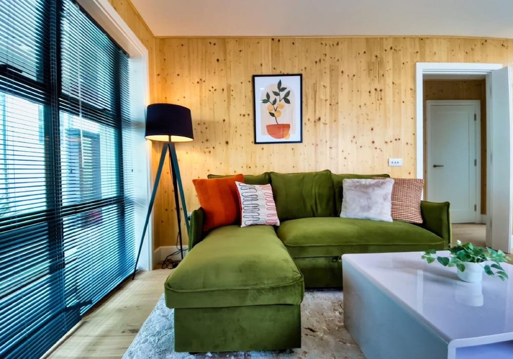 Eco Friendly House, 2 Bedrooms, 1 Living Room (Green Mews 2) By My Getaways photo 2