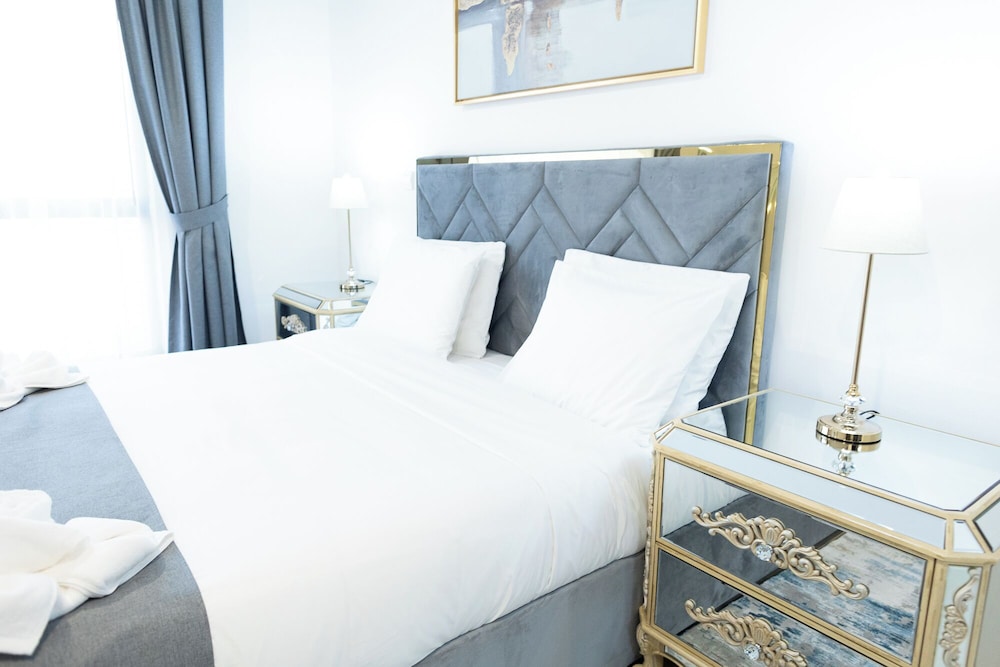 Deluxe Apartment, 2 Bedrooms, Balcony, Marina View photo 3