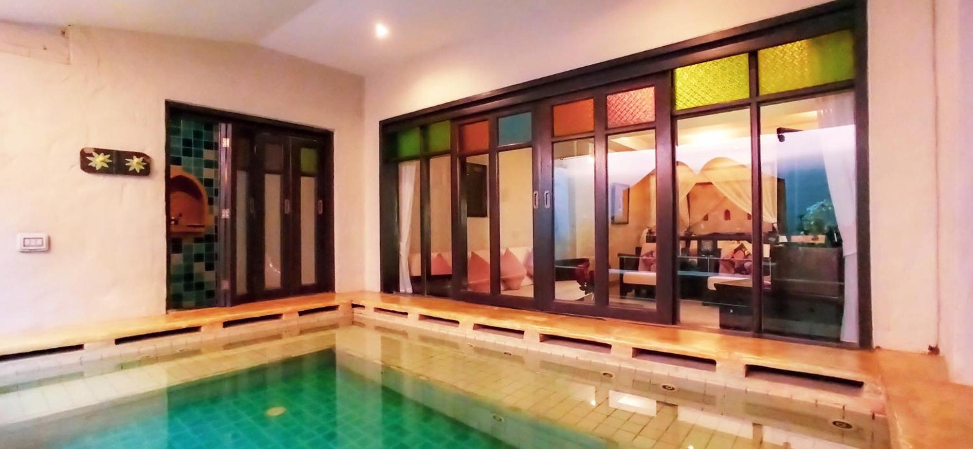 Villa with Spa Bath