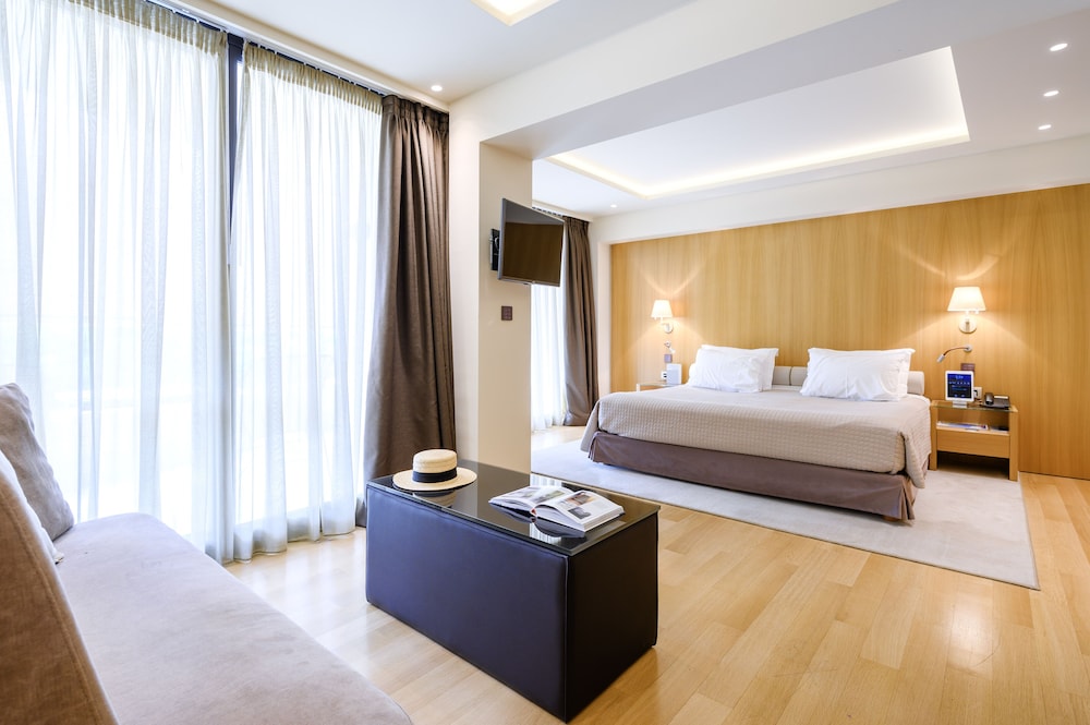 Deluxe Double Room, Partial Sea View