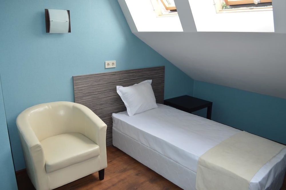 Single Room, Balcony