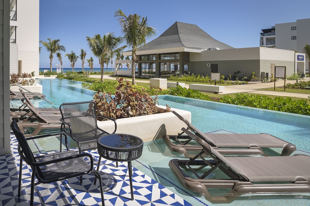 Privilege Swim Up Junior Suite - Photo 4