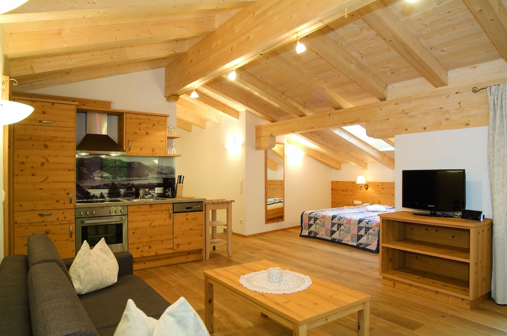Apartment, 2 Bedrooms, Patio, Mountain View (additional cleaning fee 70€ per stay) photo 1