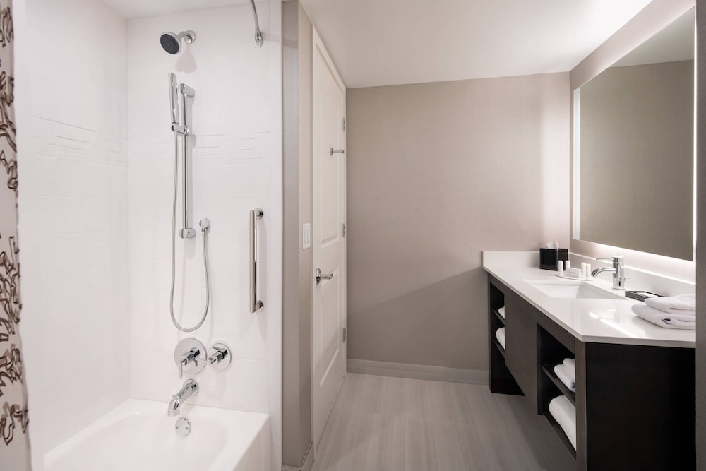 Suite, 1 Bedroom photo 2