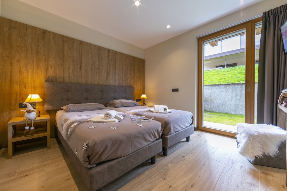 Family Apartment, Multiple Bedrooms (Casa Giardino Ski in - Ski out 100m)