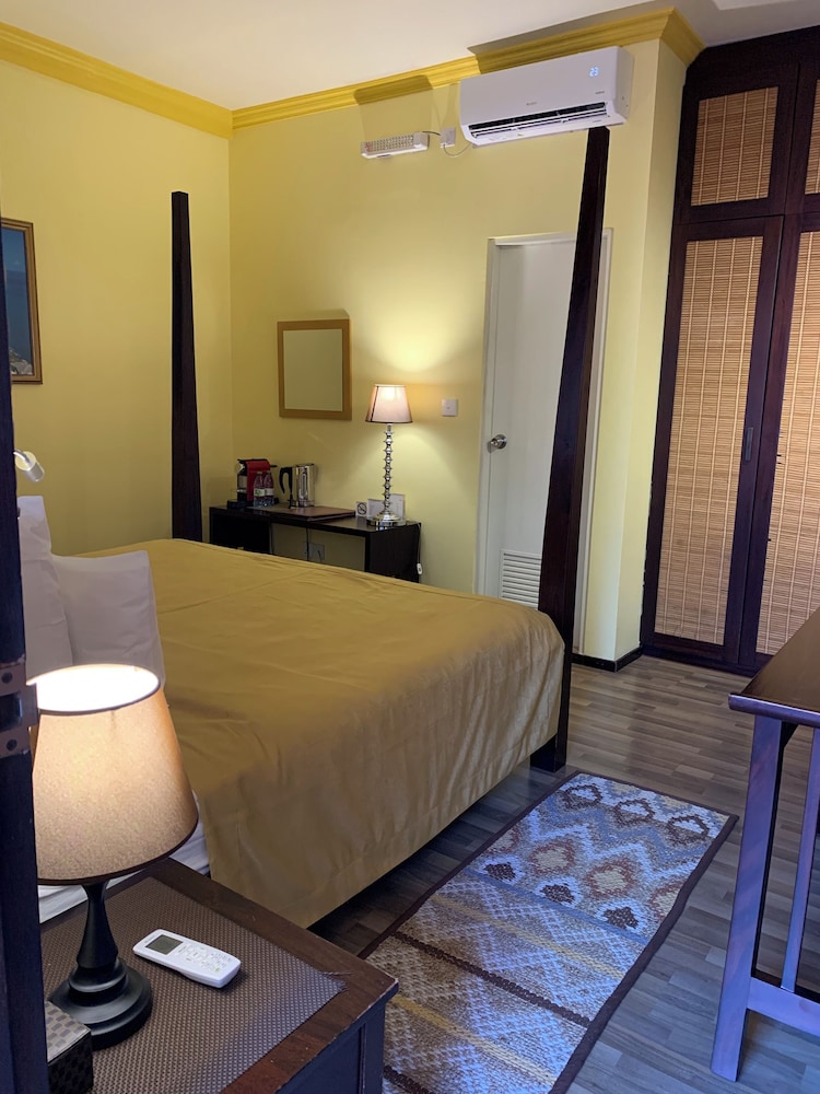 Superior Room (with Free Return Airport Transfer)