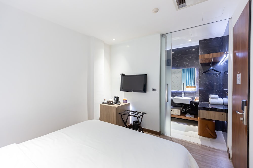 Standard Double Room photo 3