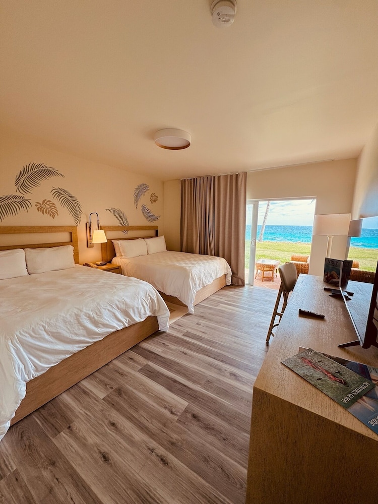 Deluxe Double Room, 1 King Bed, Beachfront (beachfront King)