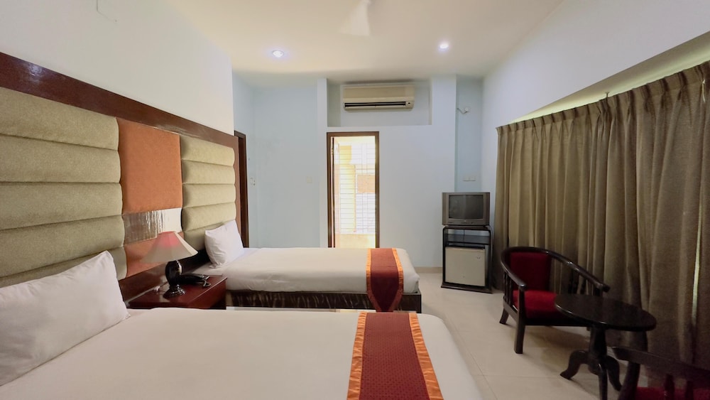 Deluxe Twin Room, City View photo 3