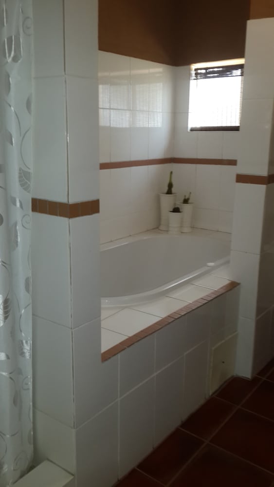 Deluxe Double Room, 1 King Bed, Accessible photo 2