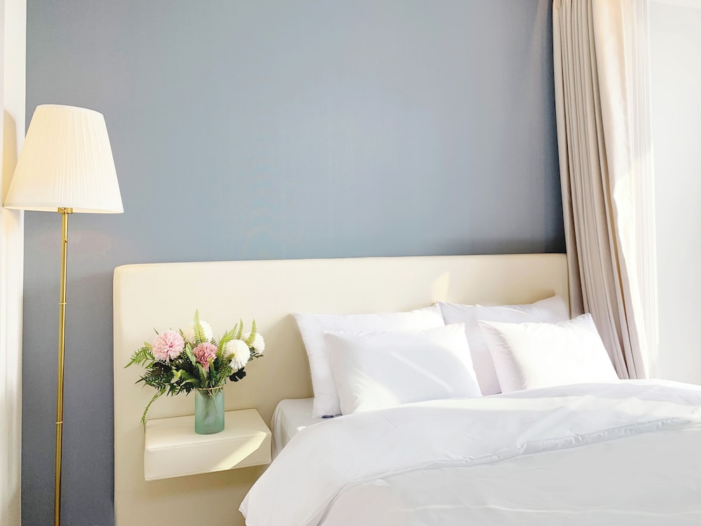 Deluxe Door Room photo 2