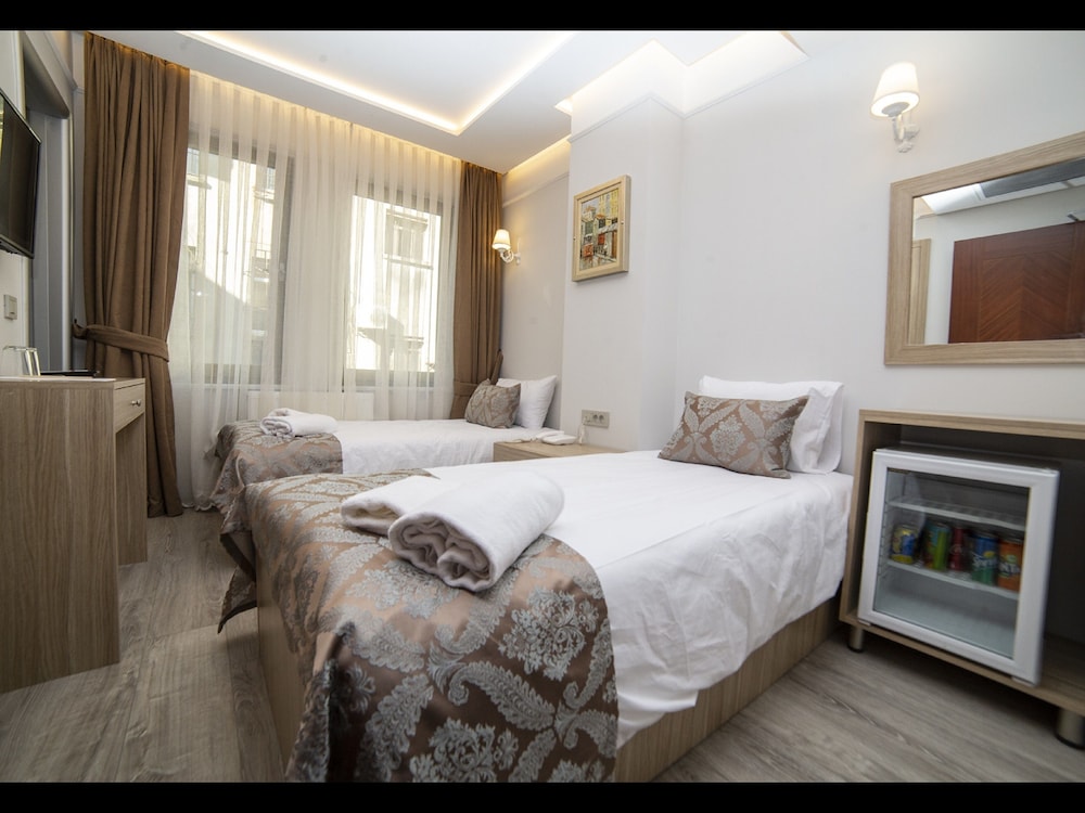 Standard Double or Twin Room photo 1