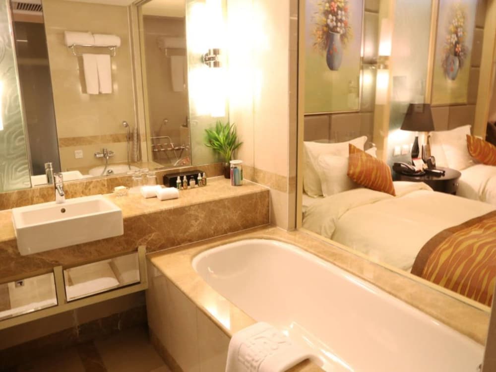 Business Suite photo 2
