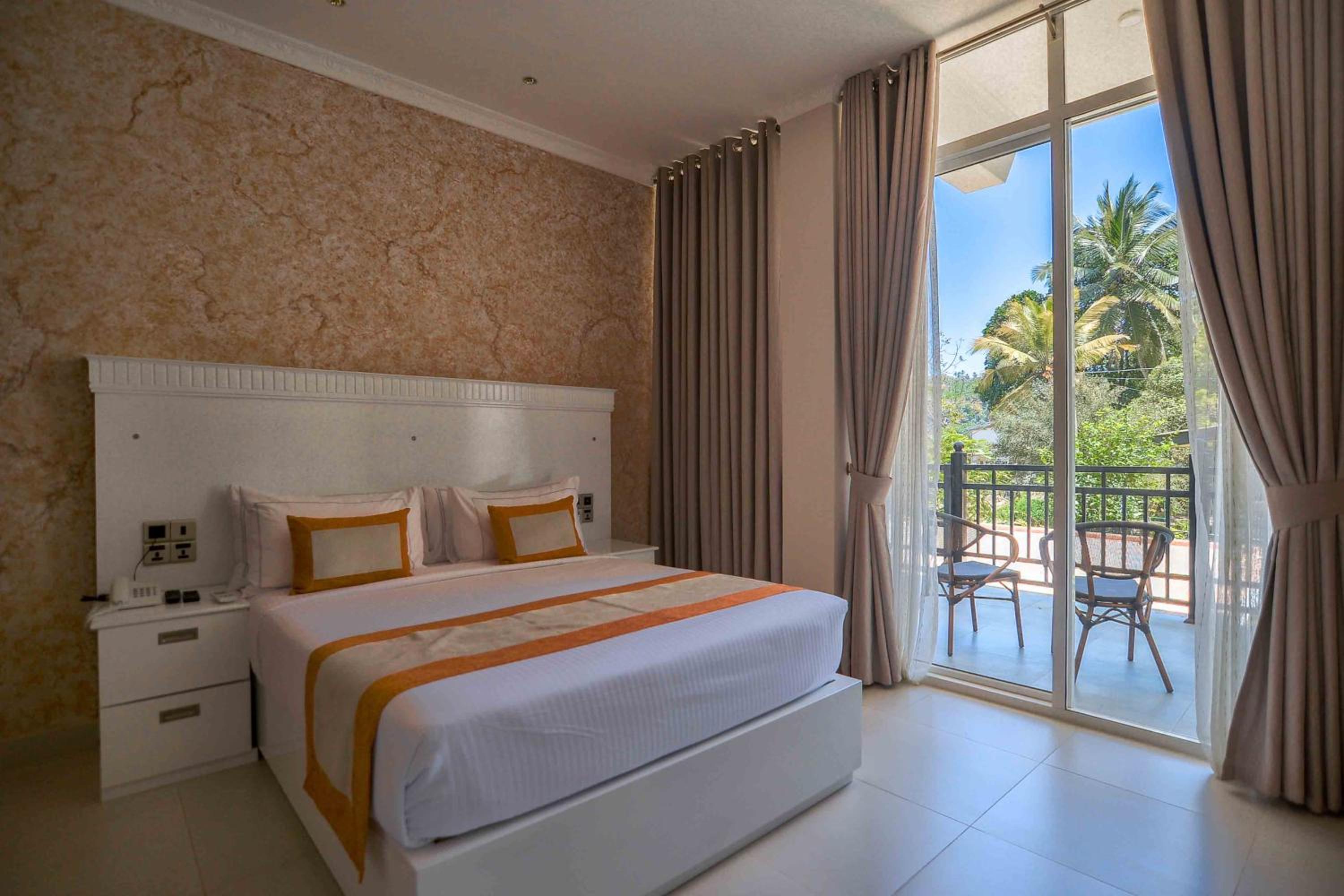Deluxe Double or Twin Room