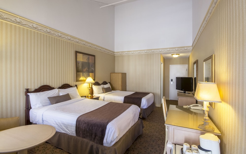 Economy Room, 2 Double Beds photo 1