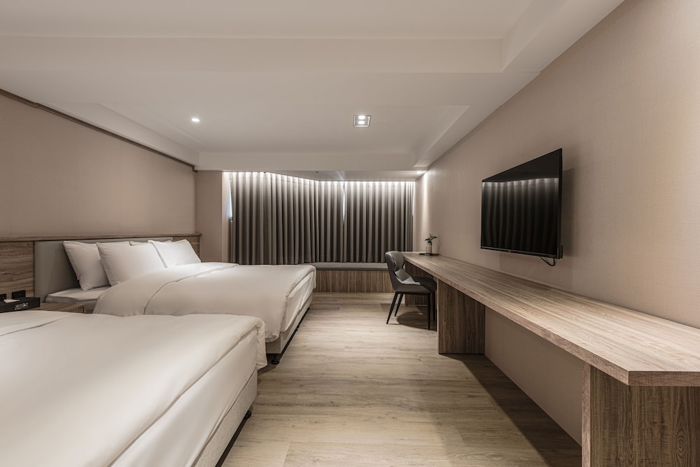 Deluxe Quadruple Room - Photo 4