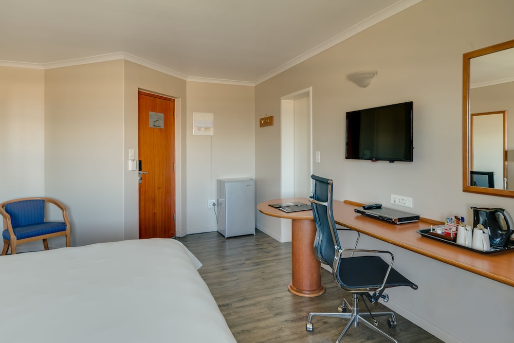 Room, 2 Double Beds, Garden View - Photo 3