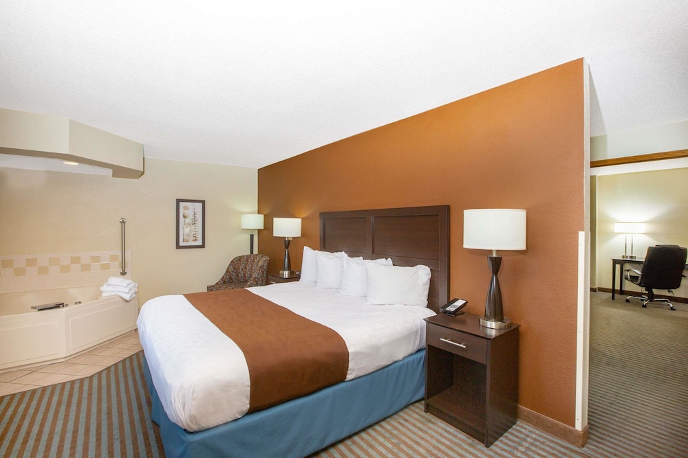 Superior Suite, 1 King Bed, Non Smoking
