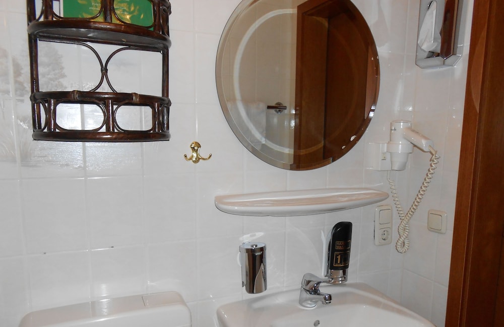 Basic Single Room photo 2