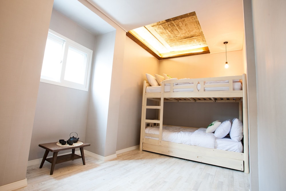 Room 203 photo 1